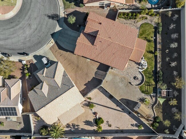 Building Photo - Spacious Single Story, 4 Bedroom "Henderso...