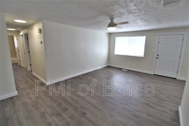 Building Photo - 3240 W Malad St