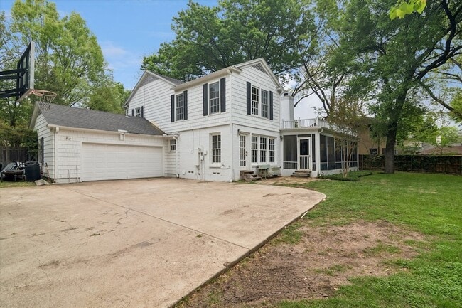 Building Photo - 8106 San Benito Way