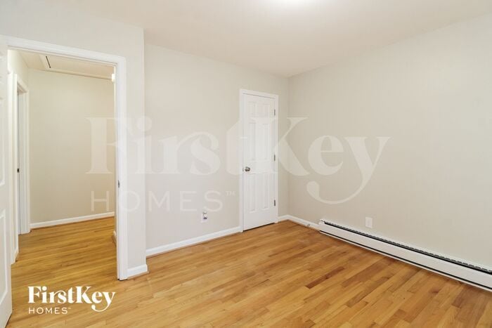 Building Photo - 1102 Pitt Pl