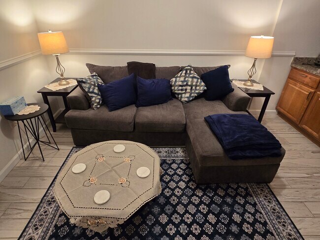 Building Photo - 619 Irving St NW