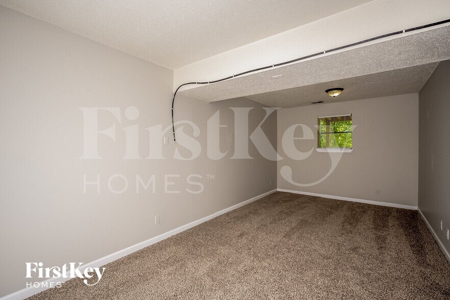 Building Photo - 3104 Cobblestone Dr