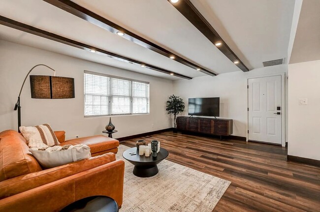 Building Photo - 4014 Linkwood Rd