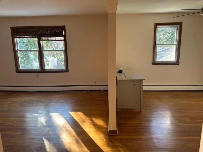 All hardwood floors-central air conditioning - 308 John Ave