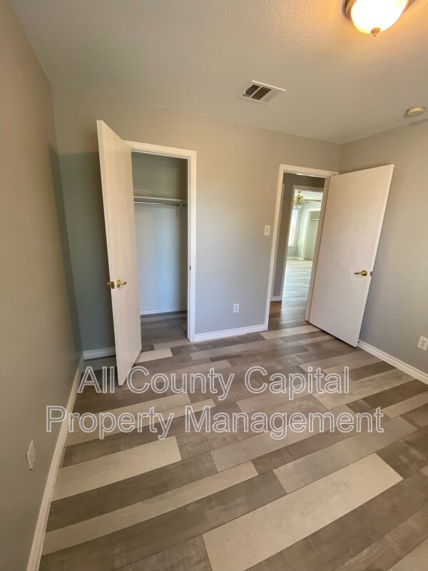 Building Photo - 6805 Doyal Dr
