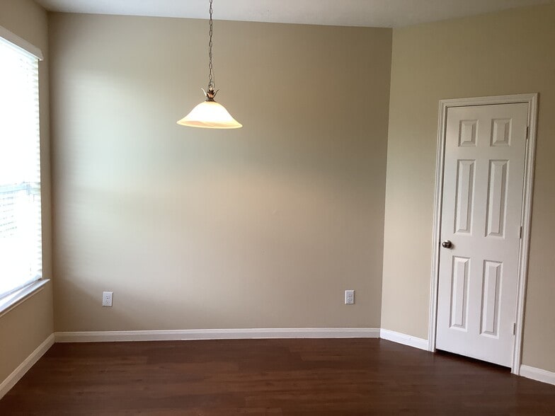 Building Photo - 2207 Steep Pine Trl