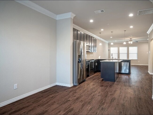 Building Photo - 2709 Vine Ct