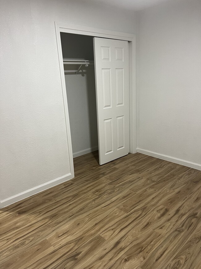 Building Photo - 5120 W Lamona Ave