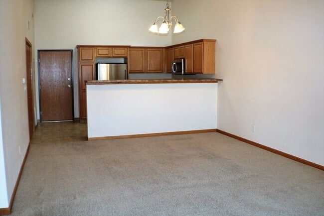 Building Photo - $1,325 | 2 Bedroom, 2 Bathroom Condo | Pet Friendly* | Sublease* | Available for July 1st, 2026 M...