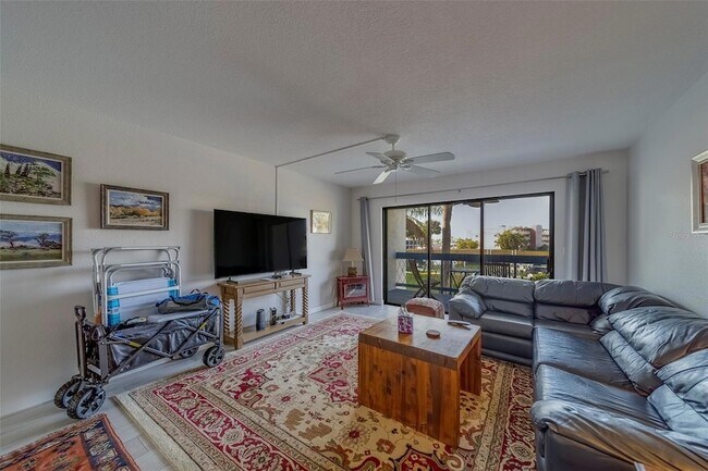 Building Photo - 11650 Capri Cir S