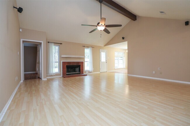 Building Photo - 22815 Red River Dr