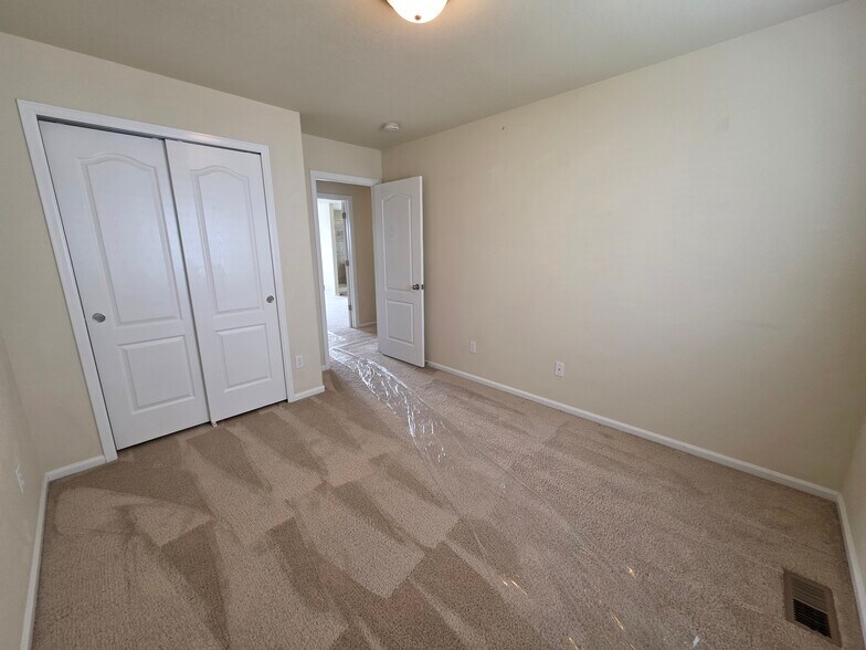 Building Photo - 874 Diamond Rim Dr