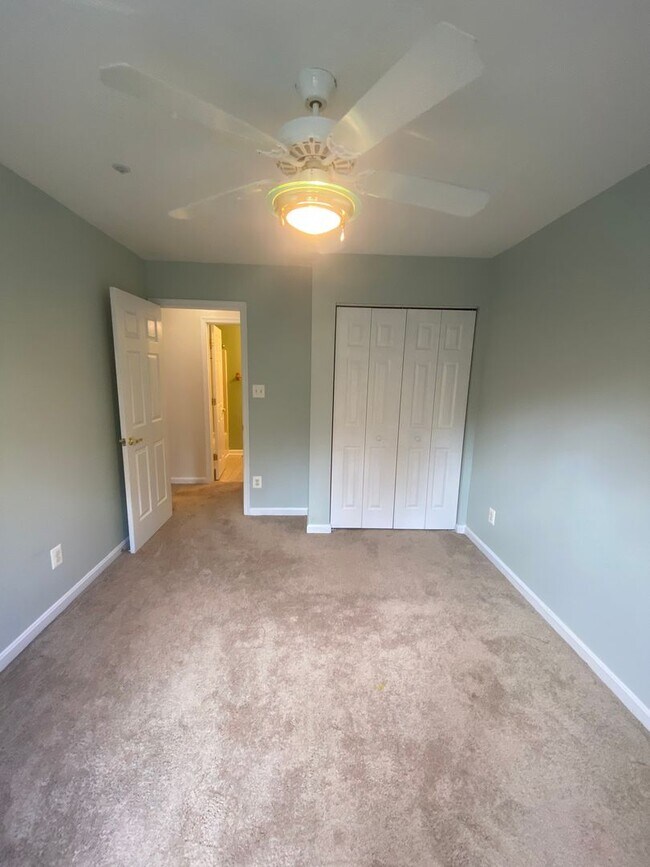 Building Photo - Charming 3 Bedroom/2 Full Bath/2 Half Bath Townhome in Constant Friendship, MD!