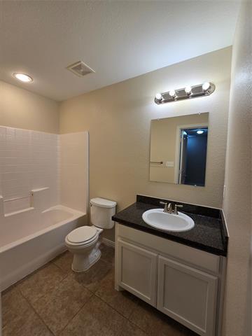 Building Photo - 2317 Bloomfield Dr