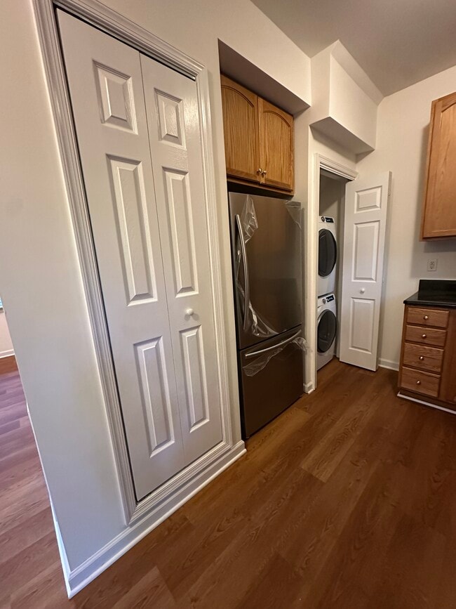 Building Photo - 854 Redwood Trail