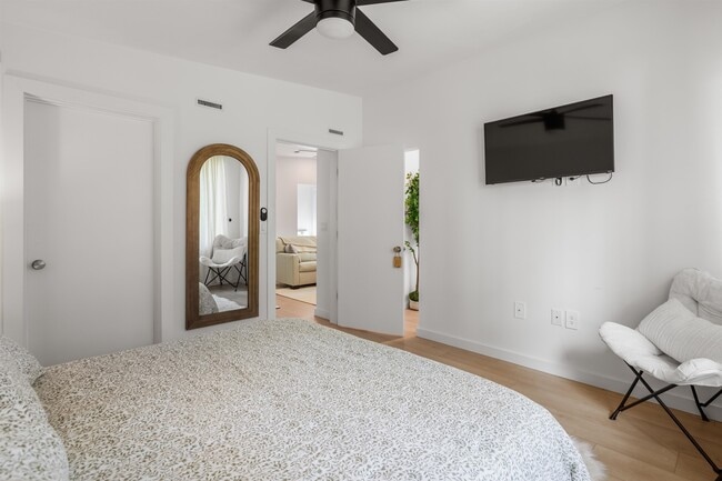 Building Photo - 793 Chapin St