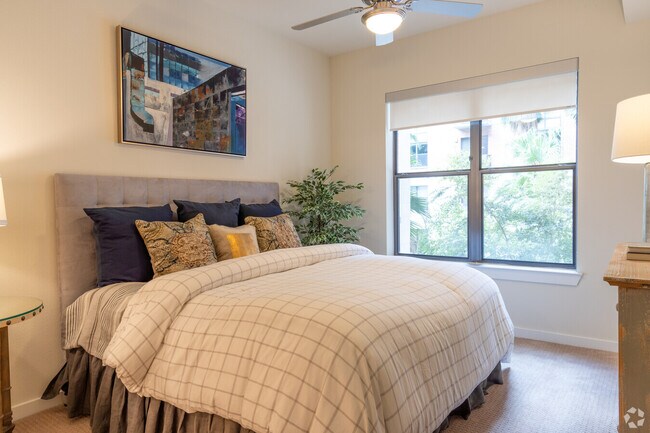 Building Photo - Live in the Heart of Downtown – $1,000 Look & Lease Offer