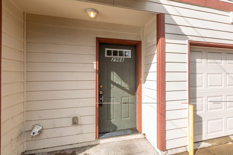 Building Photo - 2988 SE 122nd Ave