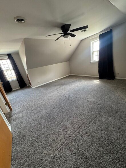 Building Photo - 2529 S 14th Ave