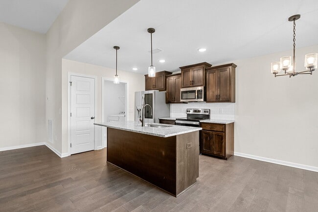Building Photo - 710 Gleason Dr