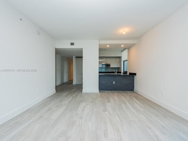 Building Photo - 1010 Brickell Ave
