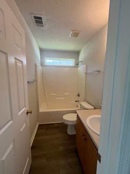 Building Photo - 128 Arbor Village Dr