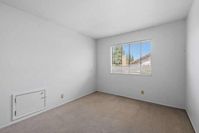 Building Photo - 1387 Xavier Ave