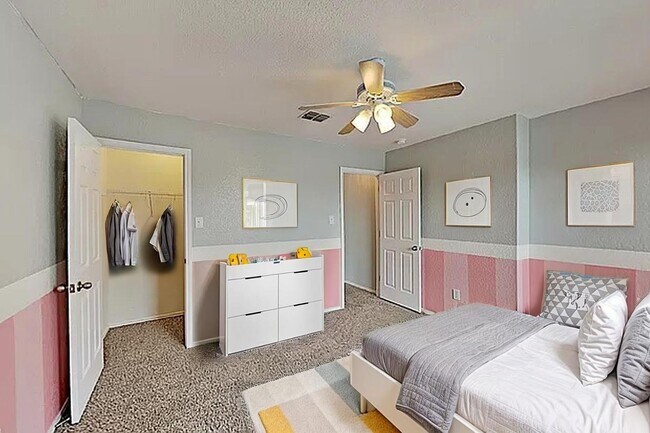 Building Photo - OPEN FLOOR PLAN  |  2 LIVING AREAS  |  4 B...