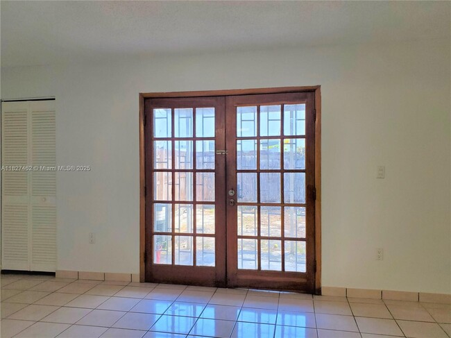 Building Photo - 311 SW 110th Ave