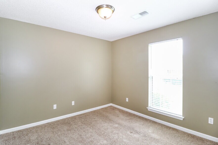Building Photo - 2842 Misty Briar Cove