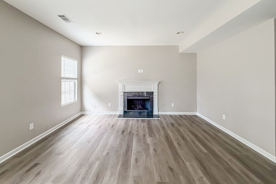 Building Photo - 2653 Jordan Ridge Dr