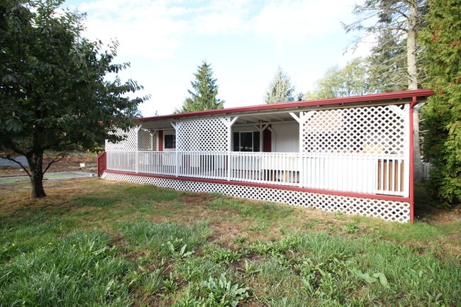 Building Photo - 3 Bed 2 Bath - NAS Whidbey - Pet Friendly