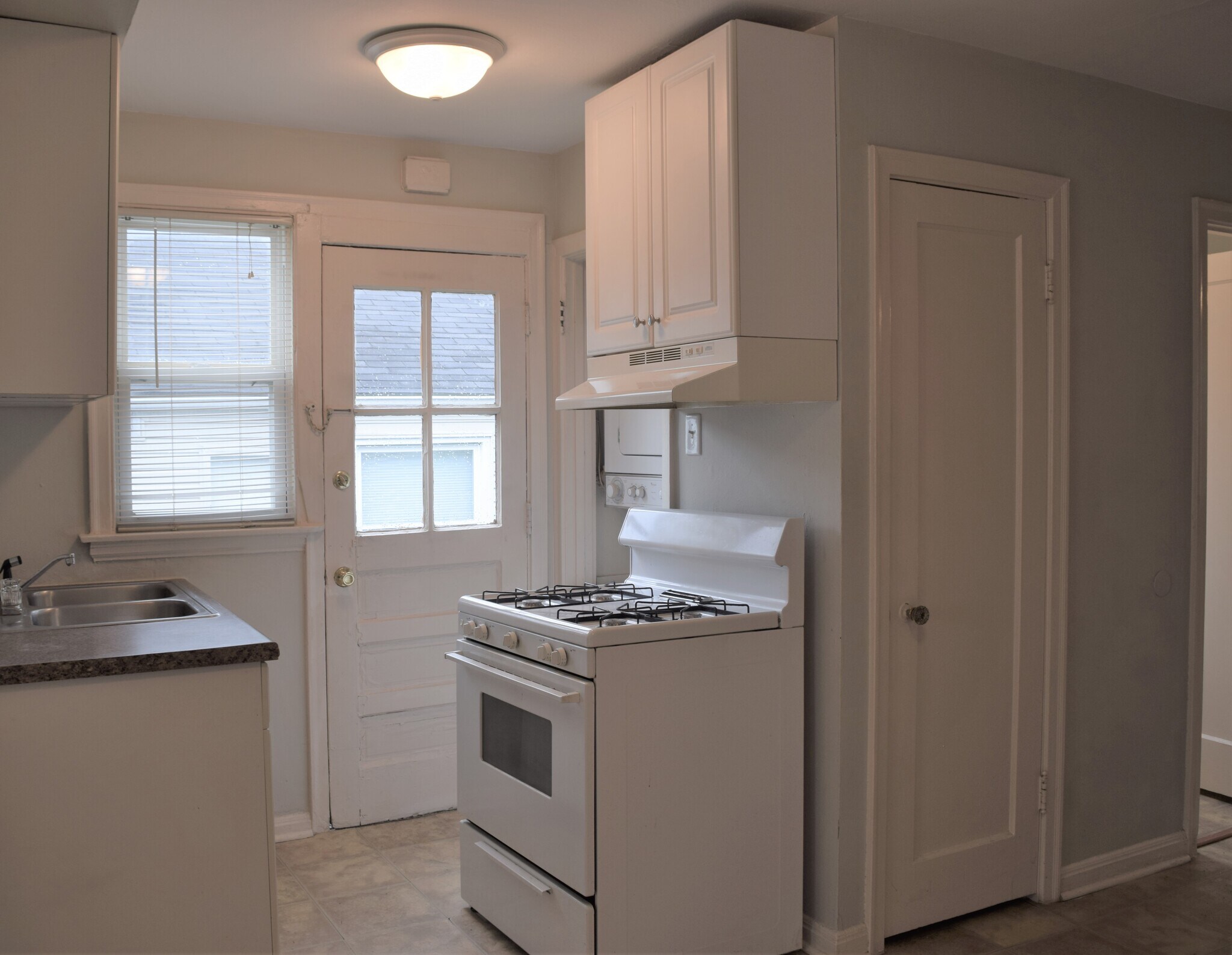 Building Photo - 1229 Louisville Ave