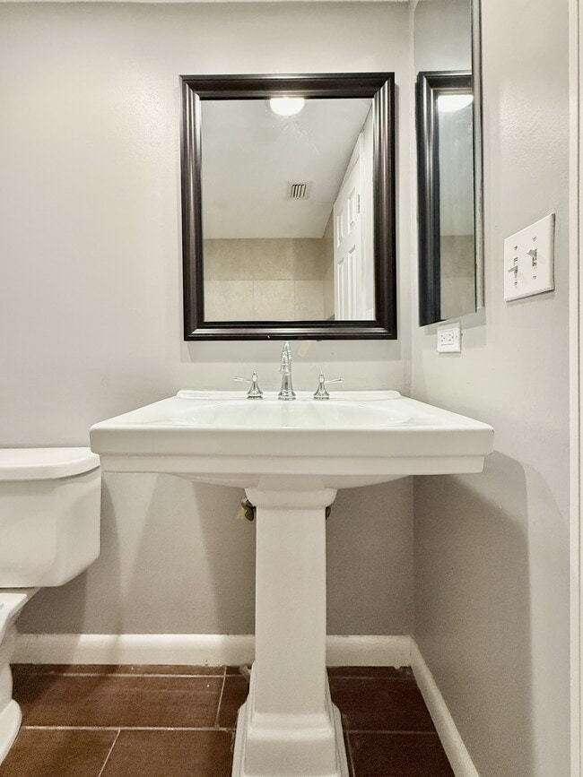 Building Photo - 4819 Puritan Cir