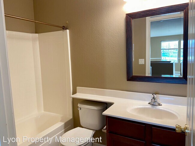 Building Photo - 2 br, 2.5 bath House - 2504 Esplanade Circle