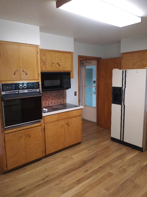 Building Photo - 800 N 10th St