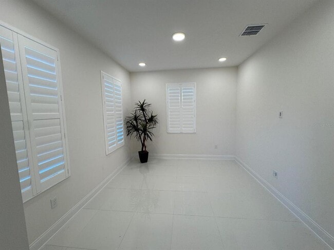 Building Photo - 16001 Grafton Wy