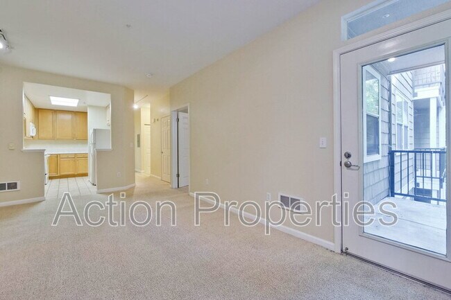 Building Photo - 2160 Santa Cruz Ave