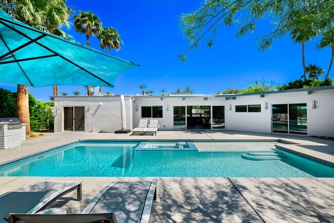 Building Photo - 1155 E Paseo El Mirador
