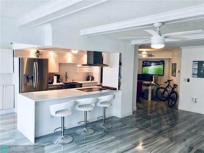 Building Photo - 3400 Galt Ocean Dr