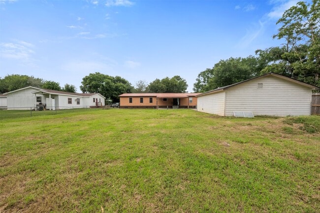 Building Photo - 15807 Cypress Garden Dr