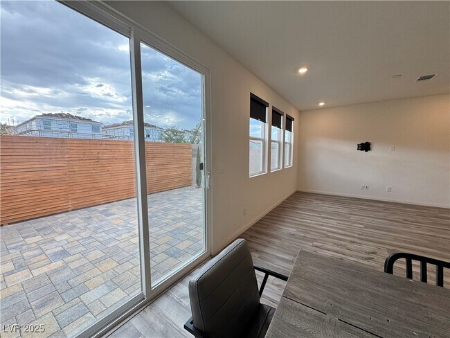 Building Photo - 6675 Ellery St