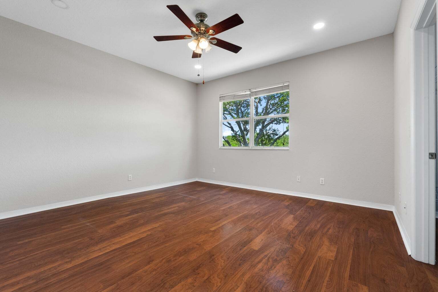 Building Photo - 3051 Grandiflora Dr