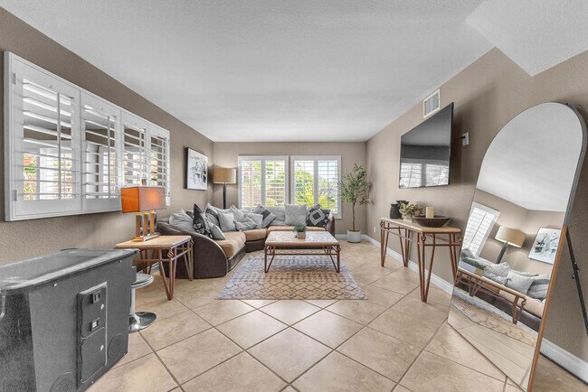 Building Photo - 44310 Villeta Dr