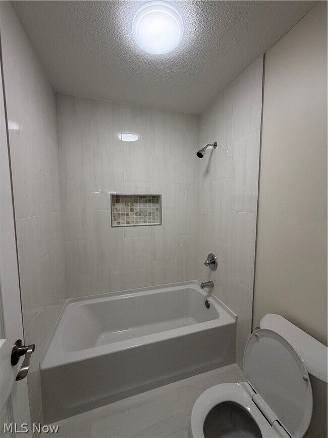 Building Photo - 4471 Habersham Ln S