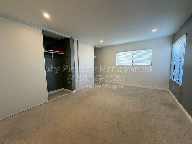 Building Photo - 450 W Vermont Ave