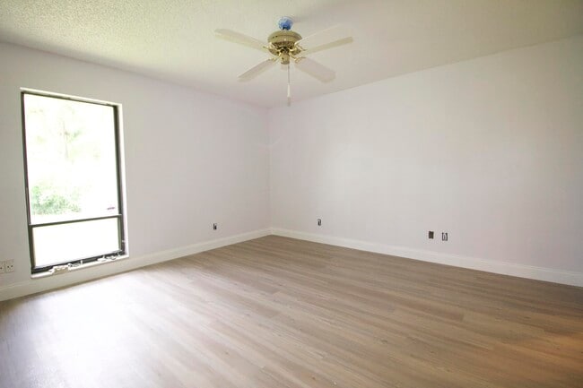 Building Photo - 3797 Park Lane Villas Rd