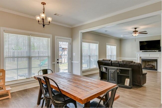 Building Photo - 3651 Kearsley St