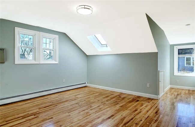 Building Photo - 66 Tyndall Ave