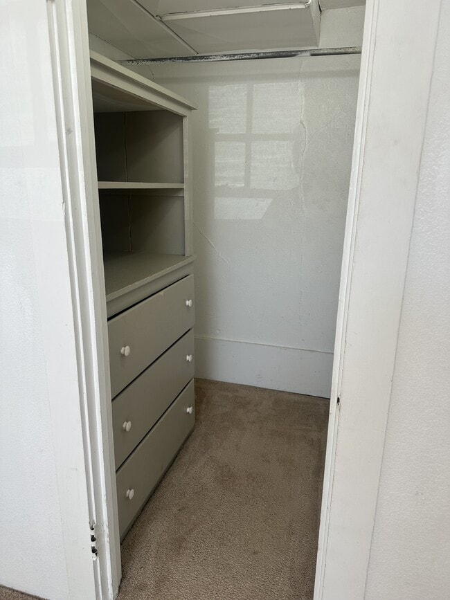 Building Photo - 225 W 1st St